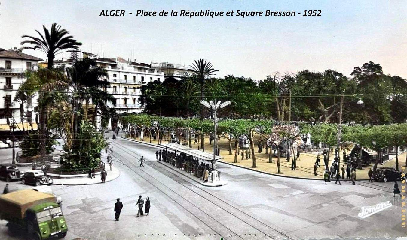 Alger - Place de la Republique et Square Bresson - 1952.jpg
